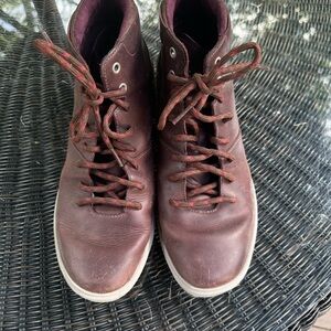 Merrell Women's Burgundy Ankle Boots